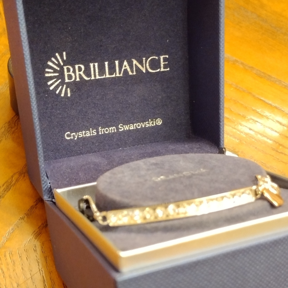 Brilliance Swarovski Bracelet "Grandma" Silver Tone New in Box - Picture 4 of 6